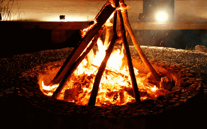 1561459143695522.jpg 篝火晚會