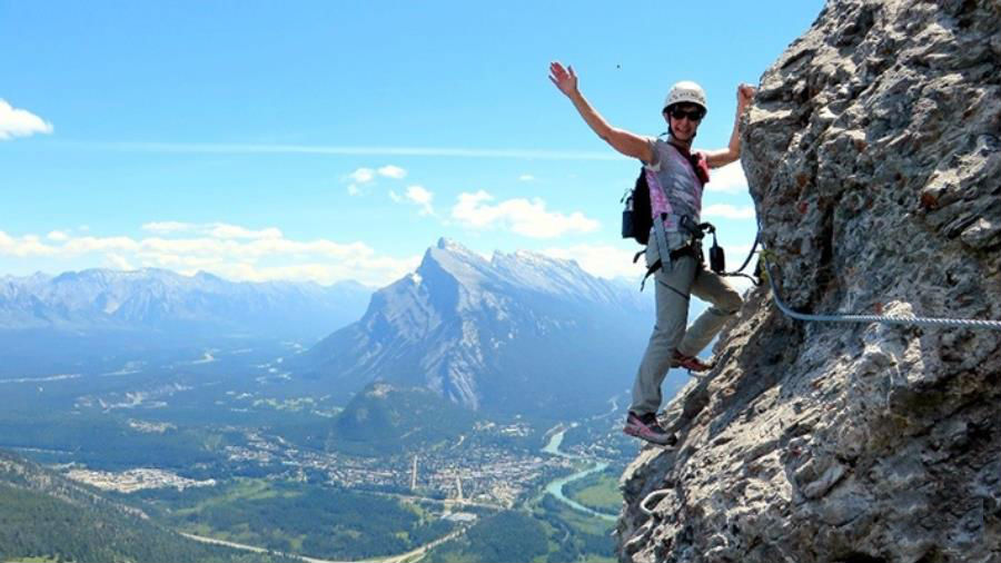 拓展活動攀巖 攀巖