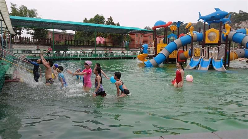 牛仔水上游樂 牛仔度假村水上游樂