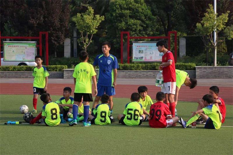 足球夏令營(yíng)活動(dòng)方案 timg.jpg