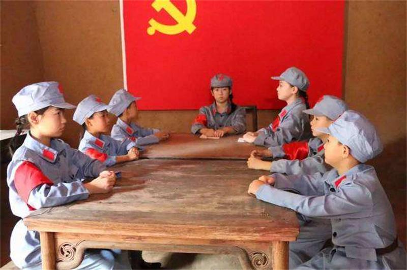 紅色夏令營(yíng) 紅色夏令營(yíng)