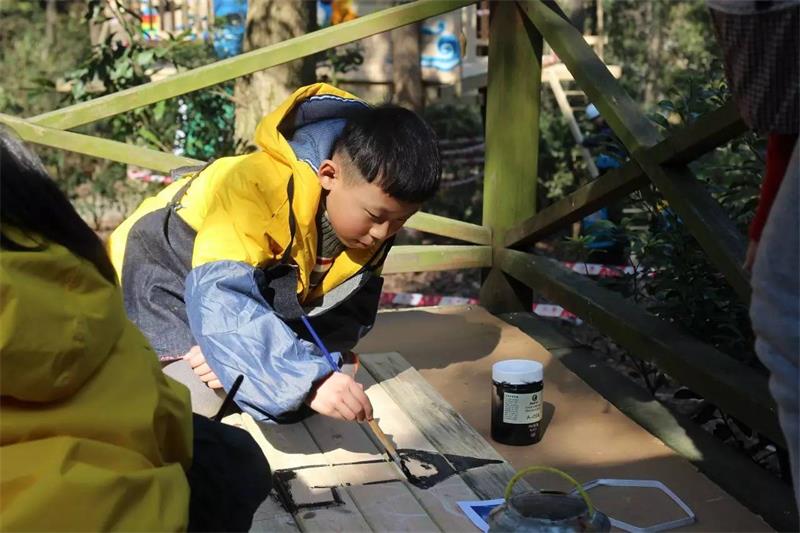 樹(shù)屋夏令營(yíng) a649a26152f44dca84e2e201a0d4bf6f_th.jpg