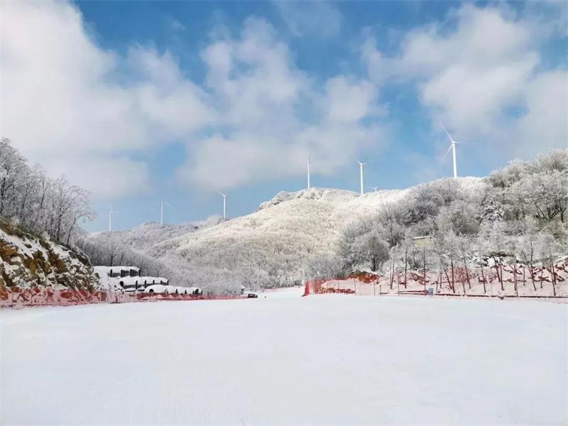 冬季團(tuán)建策劃 冬季滑雪活動