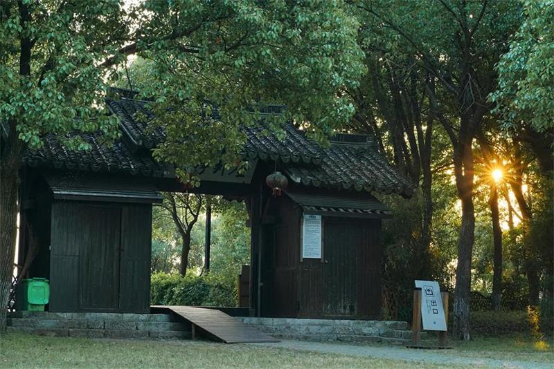 1631405057243172.jpg 秋季旅游策劃.jpg