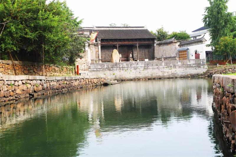 1631405438304794.jpg 秋季旅游團(tuán)建攻略.jpg